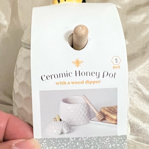 Ceramic Honey Pot with a wood dipper - Picture 1 of 3